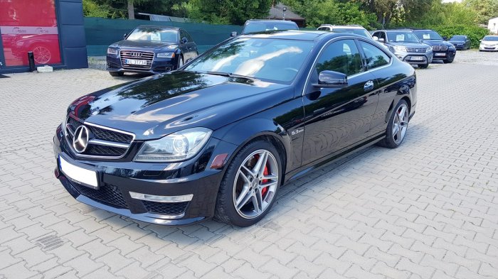 Mercedes C 63 AMG C63 amg W204 (2007-2014)