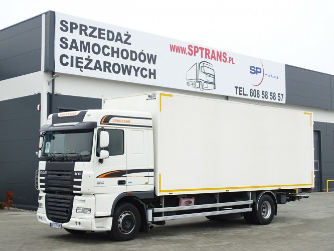 DAF XF 105.410 ATE Książka serwisowa Sprowadzony  Winda, poduszki, klimatyzacja webasto, Hak, Glob, Euro 5, Sprowadzony