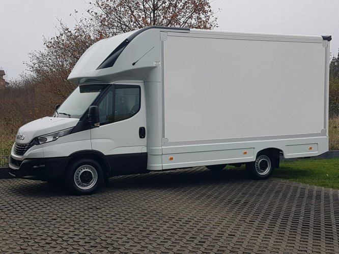 Iveco Daily KONTENER NISKOPODŁOGOWY 4,43x2,23x2,42 SKLEP FOODTRUCK KAMPER KLIMA