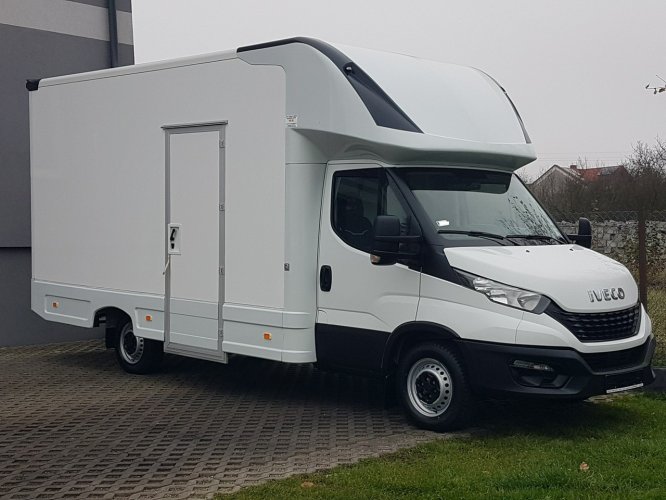 Iveco Daily KONTENER NISKOPODŁOGOWY 4,43x2,23x2,42 SKLEP FOODTRUCK KAMPER KLIMA