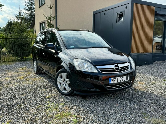 Opel Zafira  Opel Zafira historia serwisowa potwierdzona fakturami, stan wzorowy. B (2005-2011)