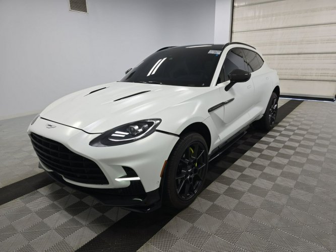 Aston Martin DBX 707 2023 Aston Martin DBX 707