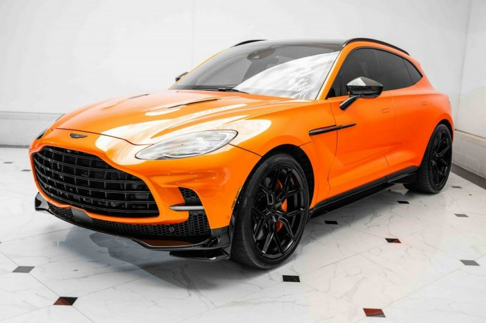 Aston Martin DBX 707 2023 Aston Martin DBX 707