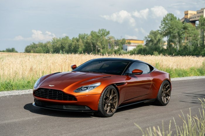 Aston Martin DB11 ASTON MARTIN DB11 5.2L 608HP V12 COUPE VOSSEN WYDECH OBNIŻONY CINNABAR