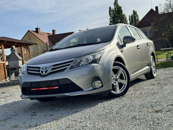 Toyota Avensis 1.8 Benz. 147KM z Niemiec *LIFT 2012r* Nawigacja, KAMERA COFANIA ! III (2009-)