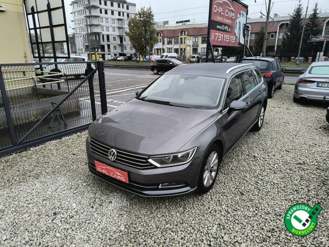 Volkswagen Passat Nawigacja| Podgrzewane Fotele| Pół-skóry| Kamera Cofania| Czujniki PDC B8 (2014-2023)