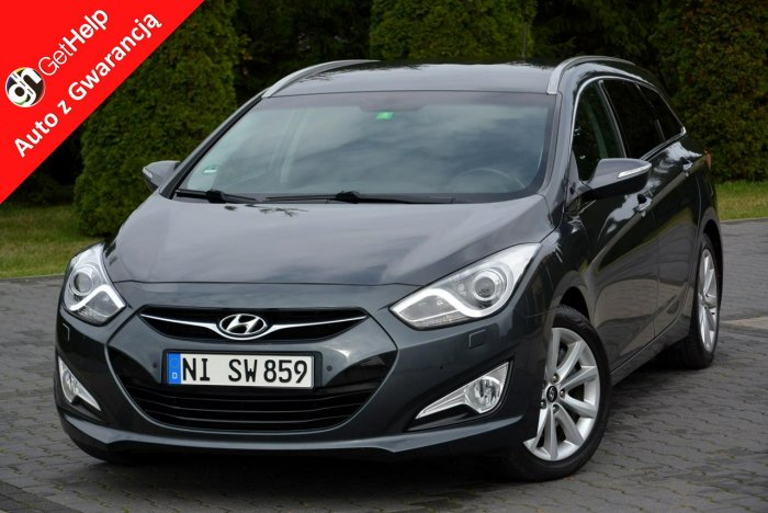 Hyundai i40 bi-Xenon Navi Kamera Infinity Klimatronic 2xParktr Keyless go Hak