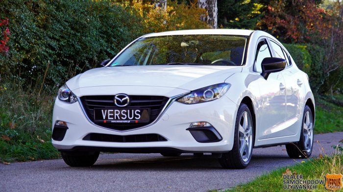 Mazda 3 1.5 SkyActiv 2015 – Komfort, Styl i Niezawodność w Jednym! III (2013-)