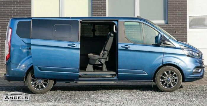 Ford Tourneo Custom TITANIUM 8-OSÓB aluminiowe koła skóry podgrzewane fotele itp.