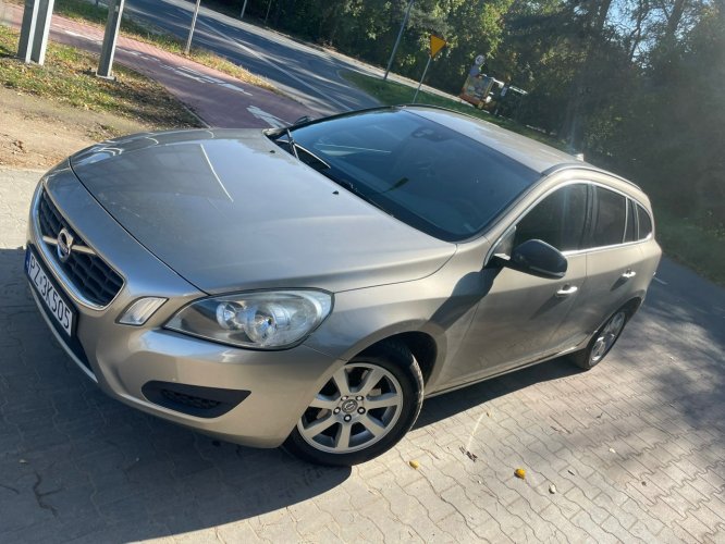 Volvo V60 2.0 136KM Navi Niski Przebieg Nowy Rozrząd Zarejestrowany w PL! I (2010-2018)