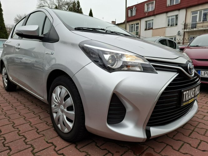 Toyota Yaris 1.5 Benzyna / Hybryda. Bezwypadkowa. Serwisowana. Oryginalny Przebieg. III (2011-2019)