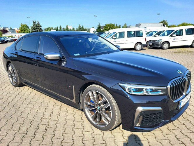 BMW M760 G12 (2015-)