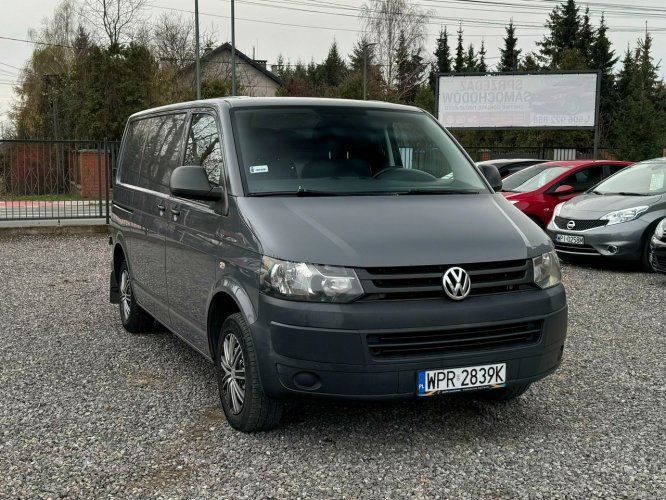 Volkswagen Transporter Auto z gwarancją, paka załadunkowa, drzwi boczne, hak