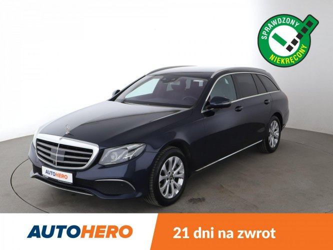 Mercedes E 220 FV23 Automat 4Matic Exclusive Navi Tempomat Airmatic Kam360 Multibeam W213 (2016-)