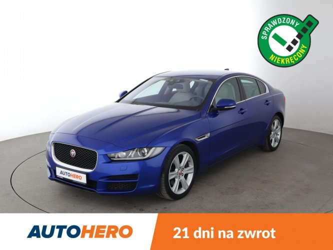 Jaguar XE Prestige, jasne wnętrze, bi-xenon, navi, grzane fotele, kamera i czujn I (2014-)