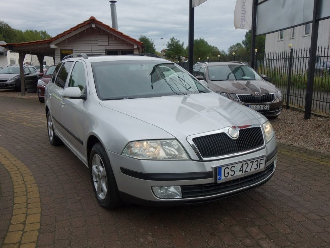 Škoda Octavia Skoda Octavia 1.6 benzyna 115km 2 komplety kół navi klima II (2004-2013)