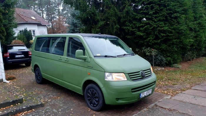 Volkswagen Caravelle 2,5 TDI 130KM 9 Osob Doinwestowany super sie prezentuje !!