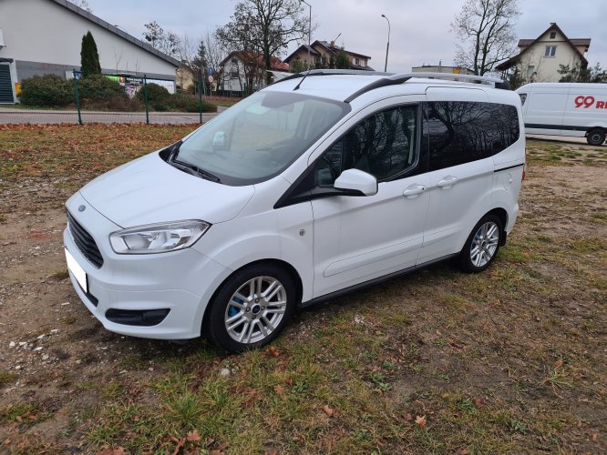 Ford Tourneo Courier Benzyna EURO 6, 1 właściciel w kraju